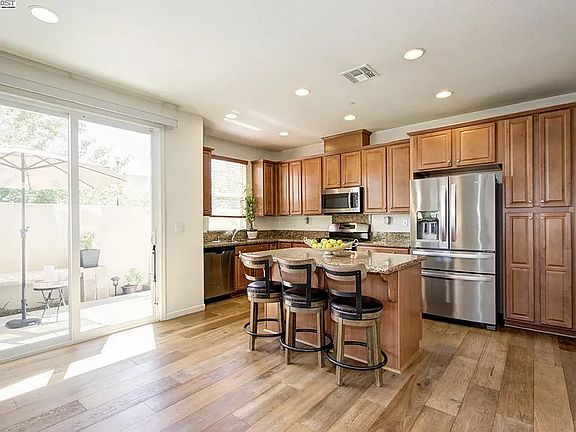 3rd image of 2401 Pleasant Grove Blvd