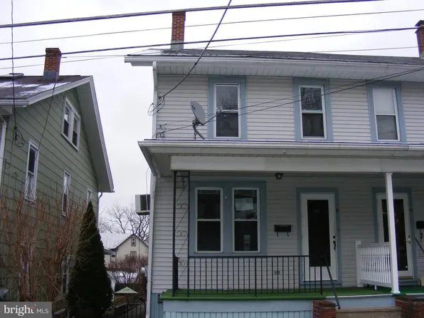 9 Cherry St, Pine Grove, PA 17963