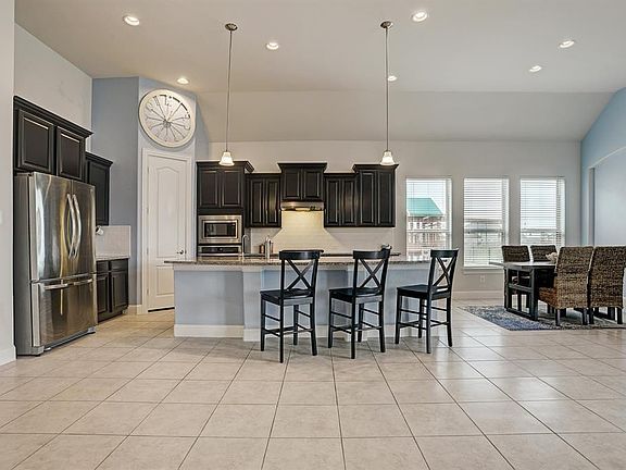 3rd image of 12413 Bondi Ln