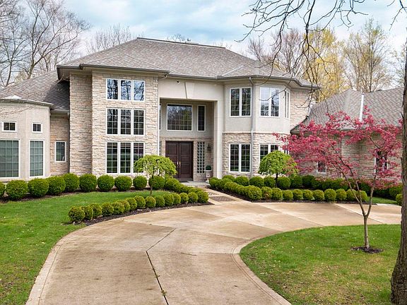 2nd image of 2028 Loch Lomond Dr