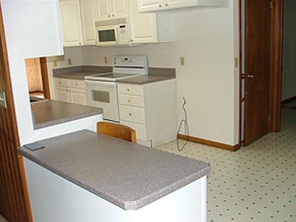 2nd image of 1579 Royal Oak Dr