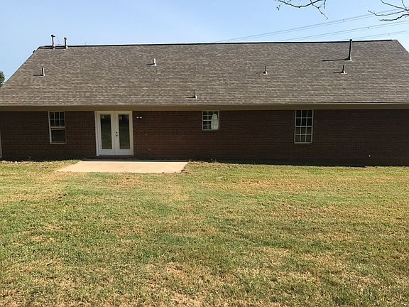 3rd image of 131 Fulcher Dr