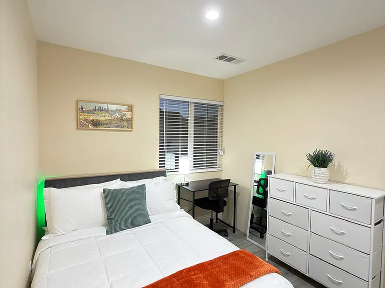 3/4 Lanfranco St — Photo 3
