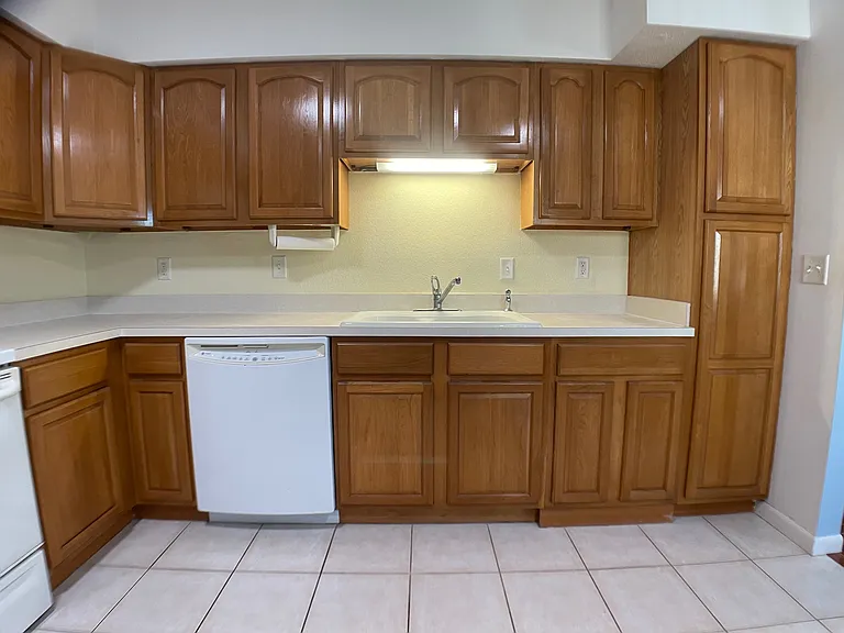 380 Base Ave E #203 — Photo 4
