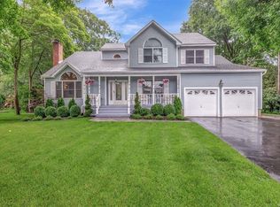 87 Astor Ave, Saint James, NY 11780