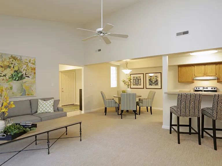 Lakemont Apartments — Photo 28