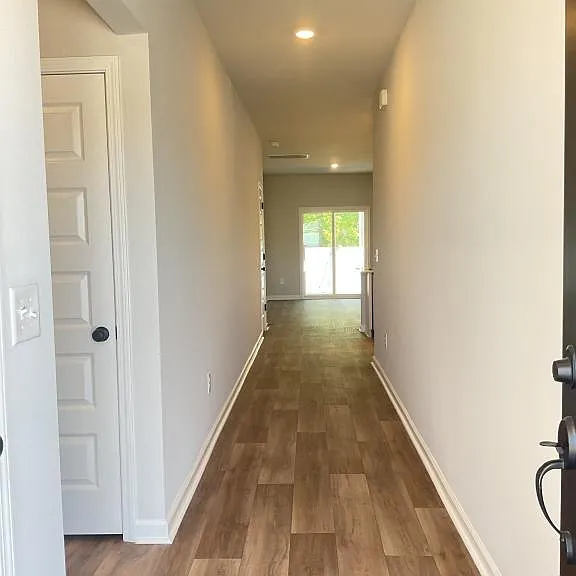 508 Cambria Dr — Photo 2