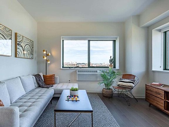 3rd image of 162 8th St #831