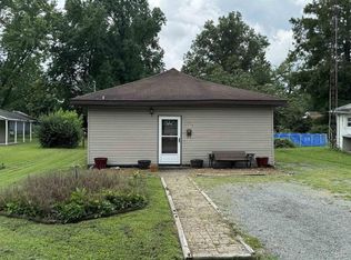 1208 E 5th St, West Frankfort, IL 62896