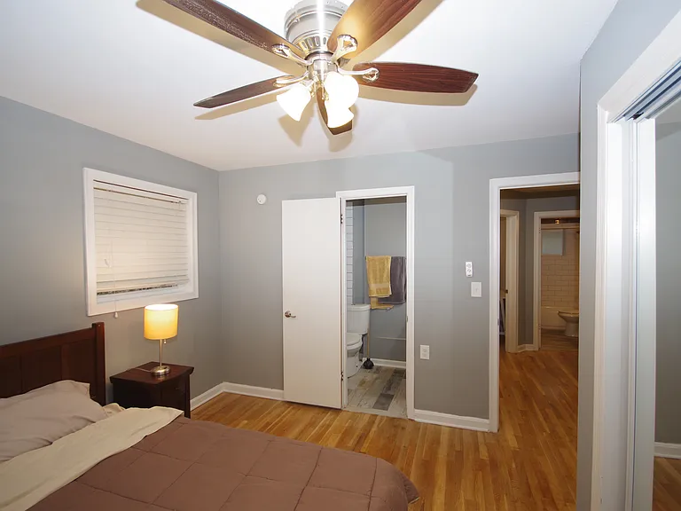 1272 Woodland Ave NE — Photo 24
