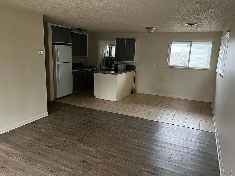 3308 Young Ave — Photo 2
