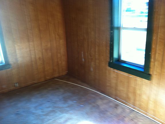 3rd image of 216 5th St
