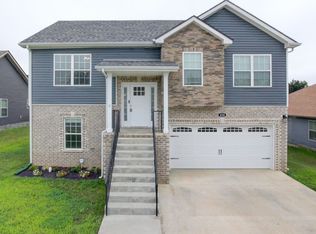 458 Irish Hills Dr, Clarksville, TN 37042