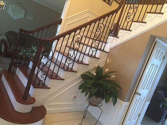 4th image of 10405 Crestfield Dr