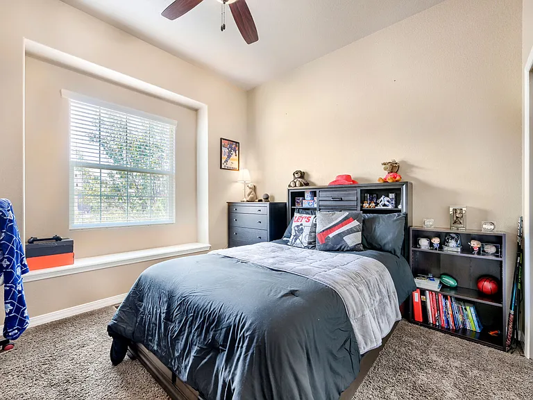 6134 Rennert Dr — Photo 25