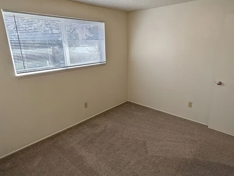 7815 NE 117th Ave — Photo 85