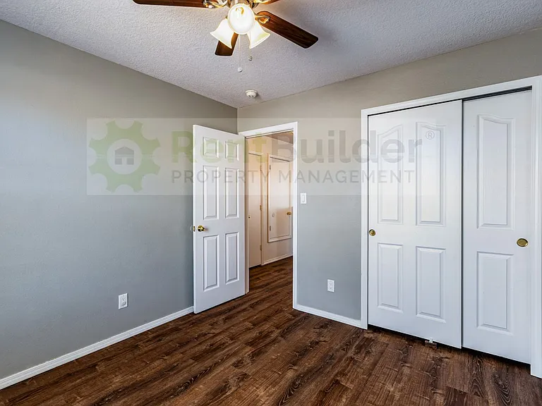 8309 Crimson Ave NE — Photo 22
