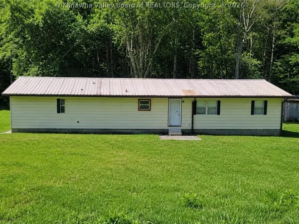 144 Harvey Crk, Hamlin, WV 25523