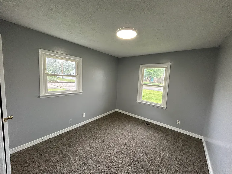 1631 S Walnut Ln — Photo 7