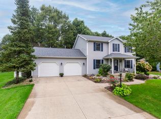 30663 Oakbrook Dr, Granger, IN 46530