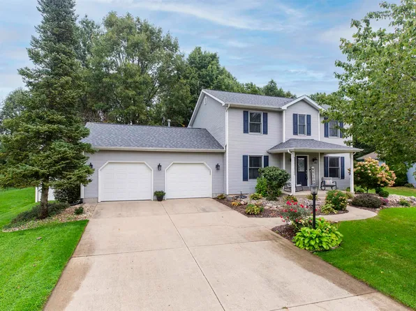 30663 Oakbrook Dr, Granger, IN 46530