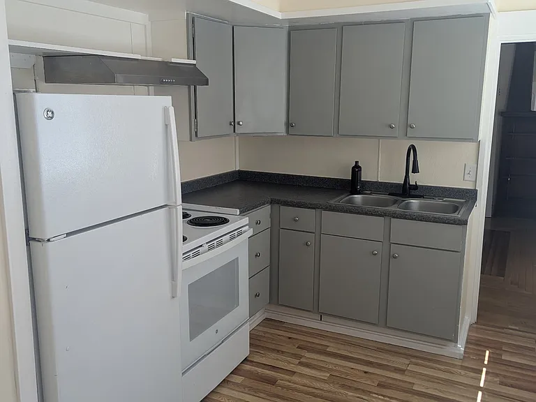 1415 W Franklin St #1 — Photo 3