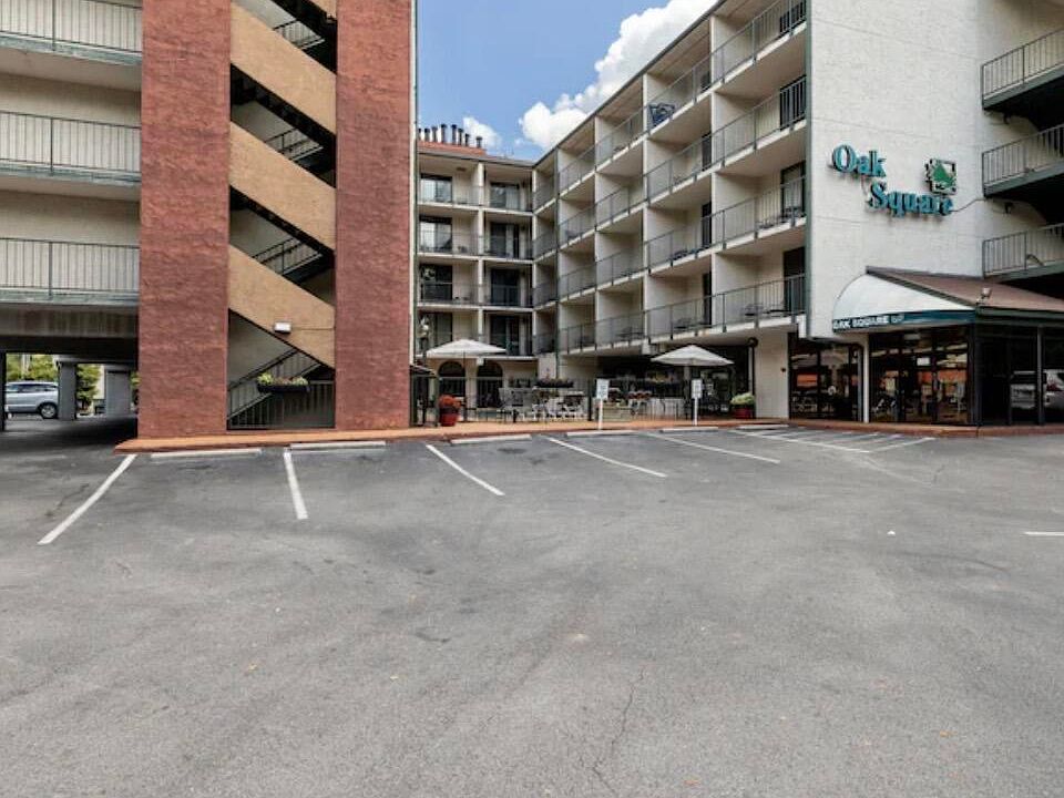 1st image of 685 River Rd #303