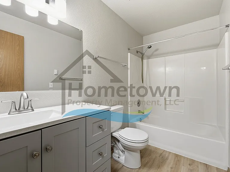 703-1 N Compton St — Photo 10