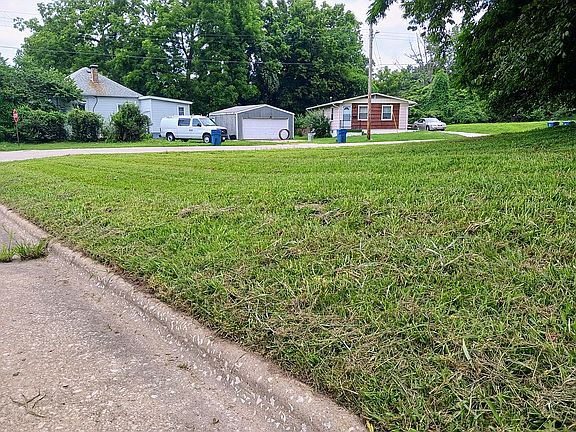 3rd image of 600 Miller St