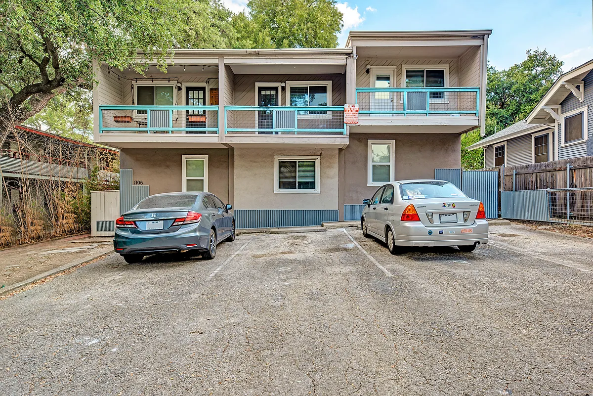 Building Photo - 1106 W 22nd St #2