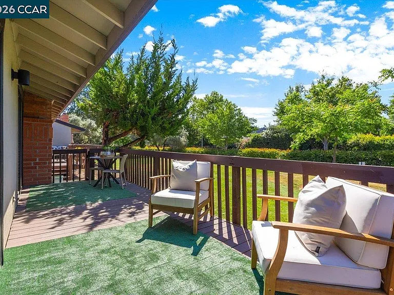 Vineyard Cir — Photo 15