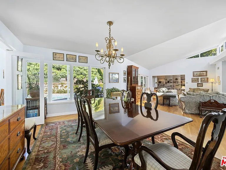 11215 W Sunset Blvd — Photo 24