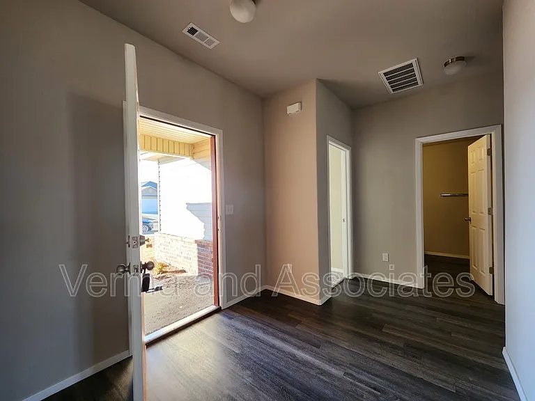 1730 King Rd — Photo 10