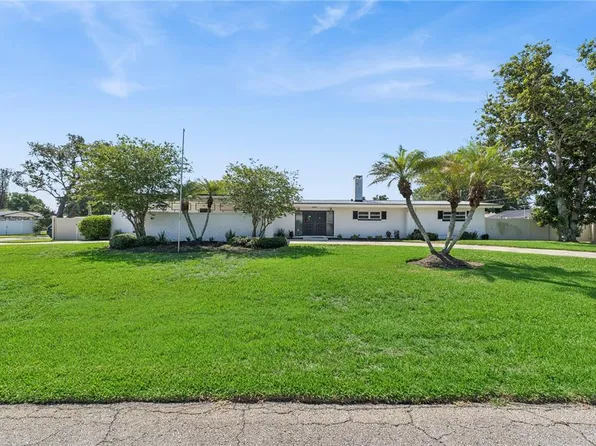 2925 E Lake Hartridge Dr, Winter Haven, FL 33881