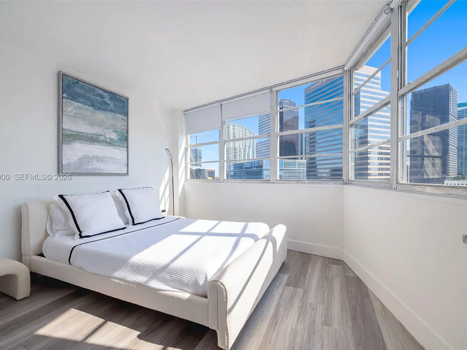 2 bed, 990 sqft, $3,790 — Photo 4