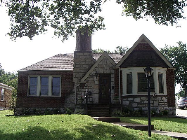1st image of 304 Landor Ct
