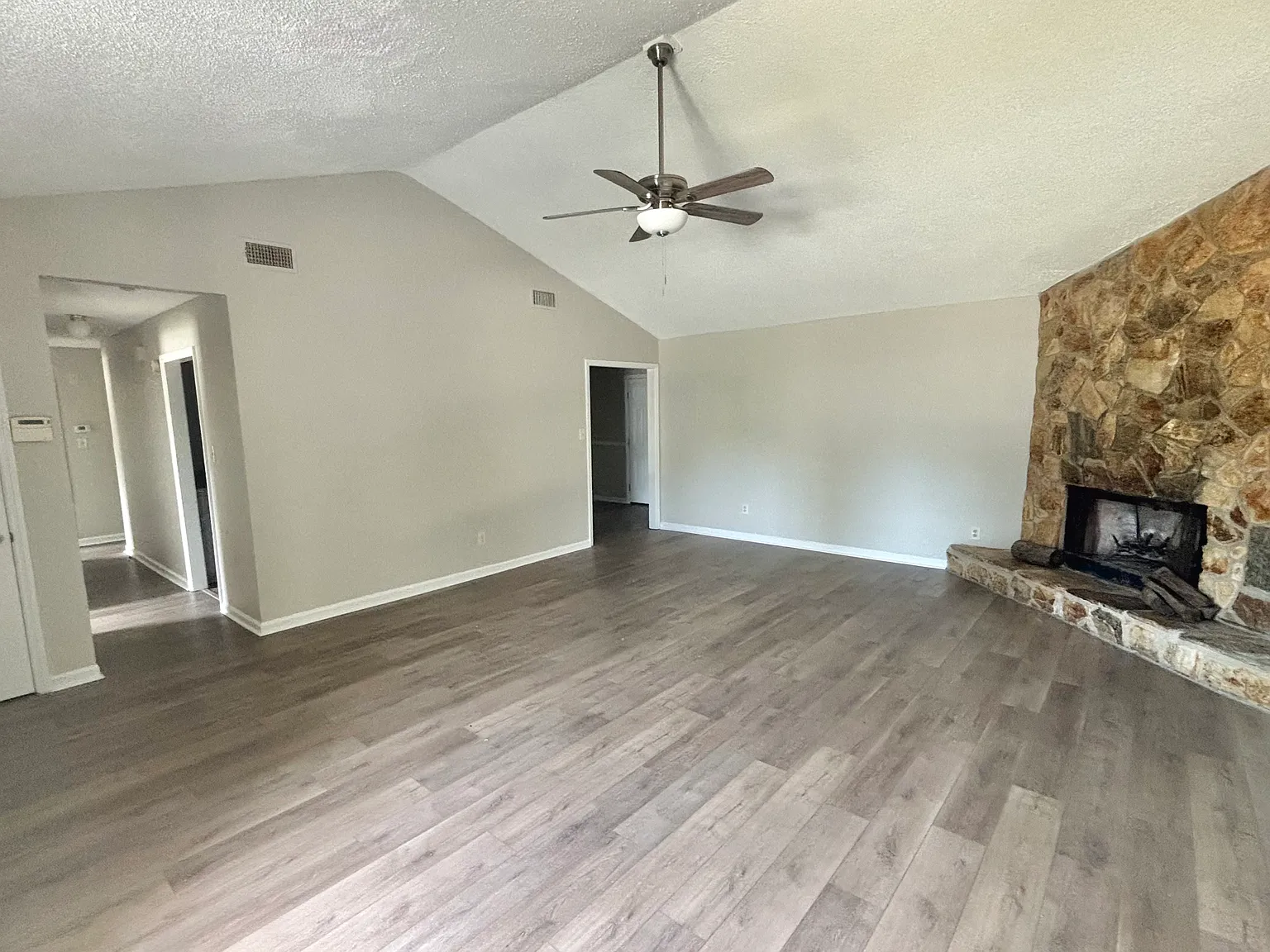 3 bed, 1499 sqft, $1,550 — Photo 3