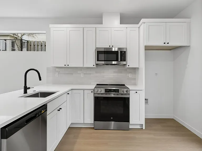 4059 SW McKinley St — Photo 17
