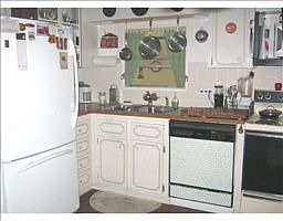 4th image of 2129 E Lake Dr