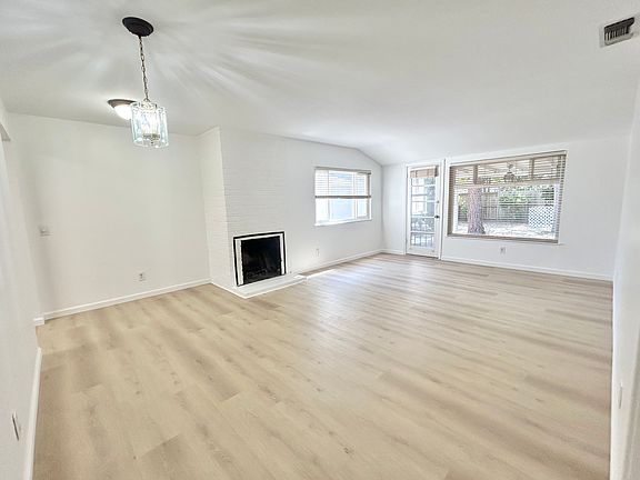 5th image of 3136 Churchill Rd