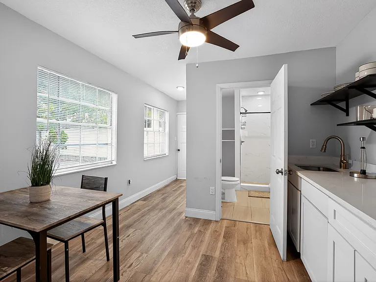 3313 W Leroy St — Photo 19