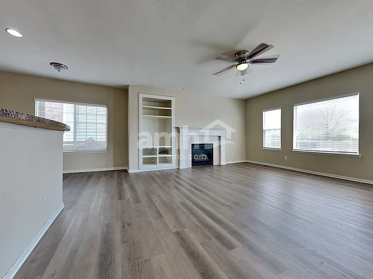 18942 E Vassar Dr — Photo 6