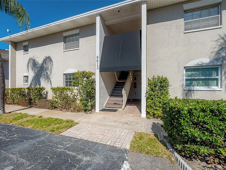8812 Bay Pointe Dr #D202 — Photo 2