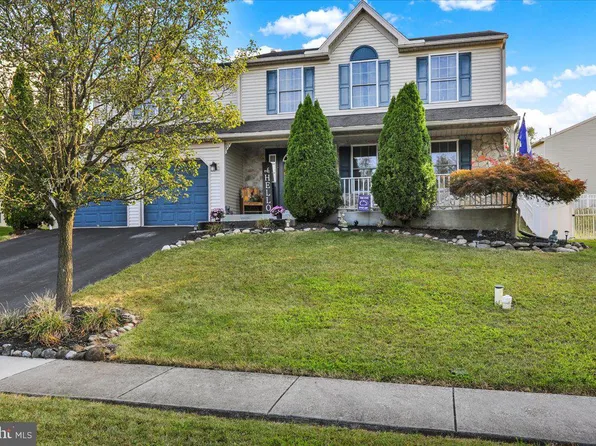 4 Baker Ln, Reading, PA 19606