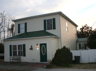 903 Kirby St, West Point, VA 23181
