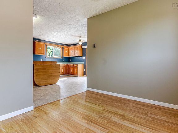 5th image of 175 Centennial Dr