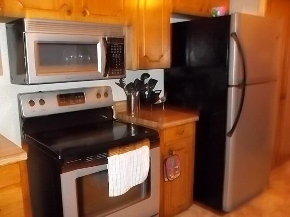 3rd image of 512 Brookhollow Dr