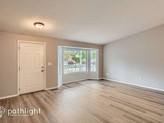 2nd image of 3423 Woodside Ct NE