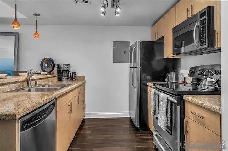 425 W Beech St #1354 — Photo 4