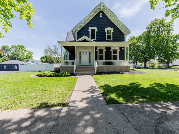 1011 5th St, Mendota, IL 61342